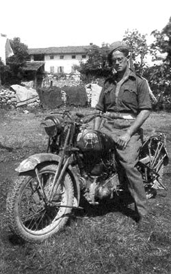 S2KF011 - British dispatch rider